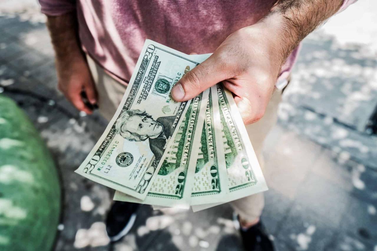Secrets Rich People Know About Money